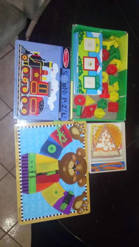 Melissa and Doug, LeapFrog & other educational toys for fine motor skills development