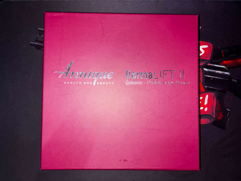 Annique DermaLift II device with 1 free Annique FOREVER YOUNG RetiniQ