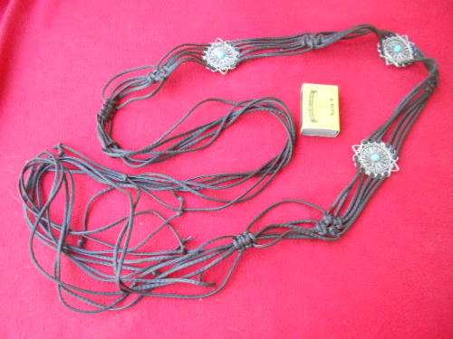 Belt as per photos.