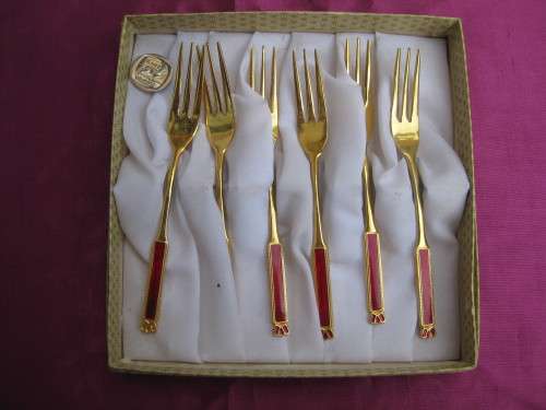 6 Forks, 24k Gold Plated.  Eeetrite.