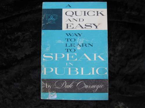 "A Quick and Easy Way to Learn to Speak in Public"Thin pocket-sized booklet.Soft cover.Dale Carnegie