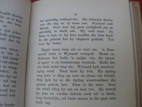 1938   `Wiele wat rol in die nag` deur Nico J. Strijdom.  Afrikaans.
