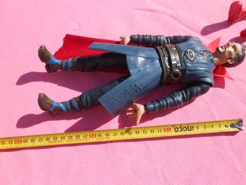 12` Action Figures.  Second-hand  (B)