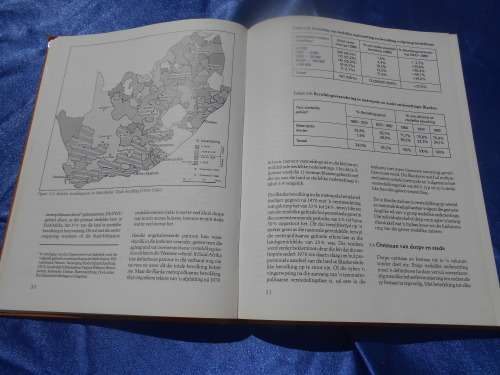 `Die Stad en sy Omgewing`  L.J. van der Merwe.  Hard cover.