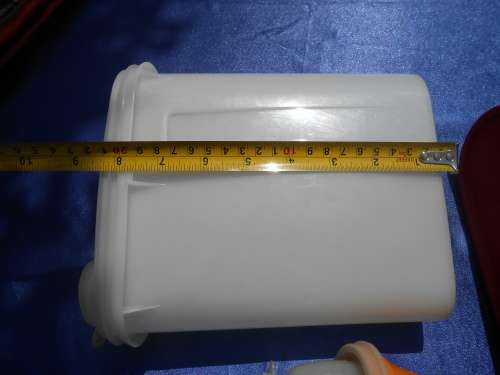 Set of Tupperware.