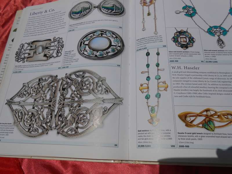 `DK Collector`s Guide.  Arts and Crafts`  Judith Miller.  Hard cover.