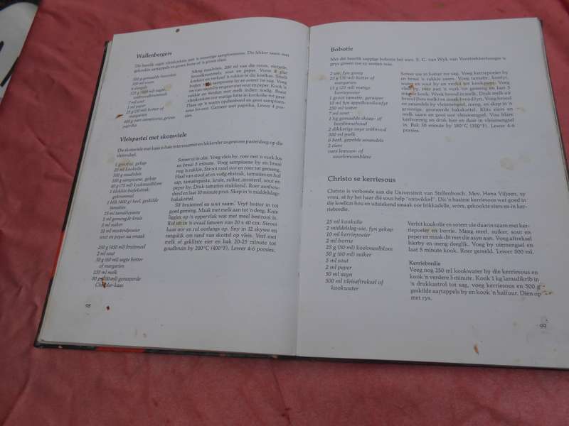 `Huisgenoot se Wenresepte.  Annette Human.  Hard cover.