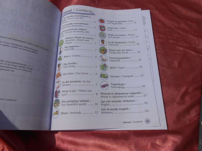 `Longman Grondslagfase-woordeboek` Afrikaans/English  Soft cover.