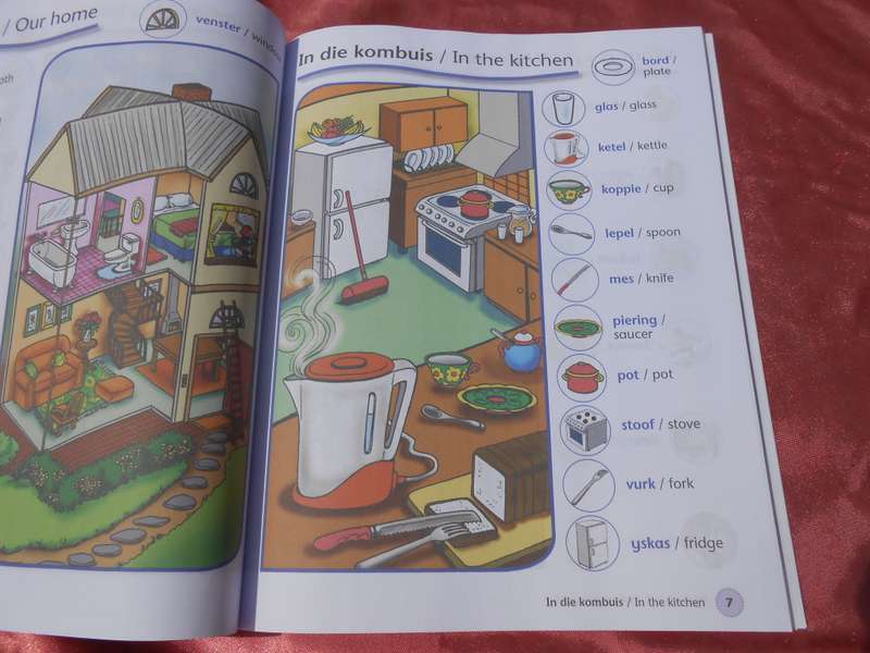 `Longman Grondslagfase-woordeboek` Afrikaans/English  Soft cover.