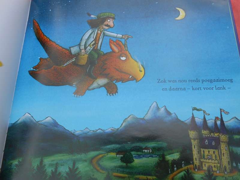 `Zok en die Vlieende Dokters:  Axel Scheffer, Julia Donaldson.  Hard cover.