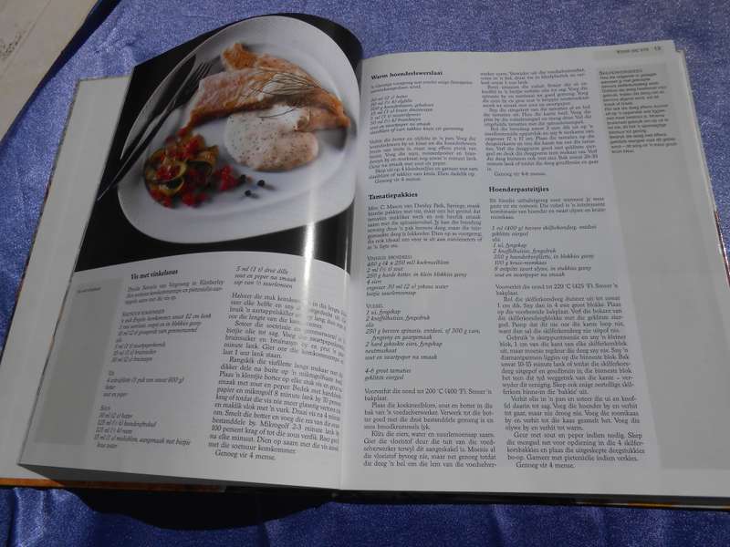 `Huisgenoot Wenresepte 6`  Carmen Niehaus.  Hard cover.
