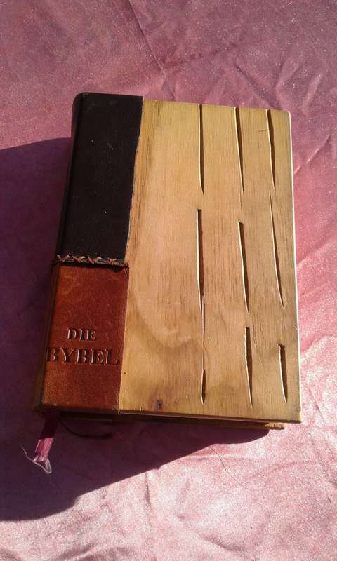 2005.  Die Bybel.  Hard cover.  Afrikaans.