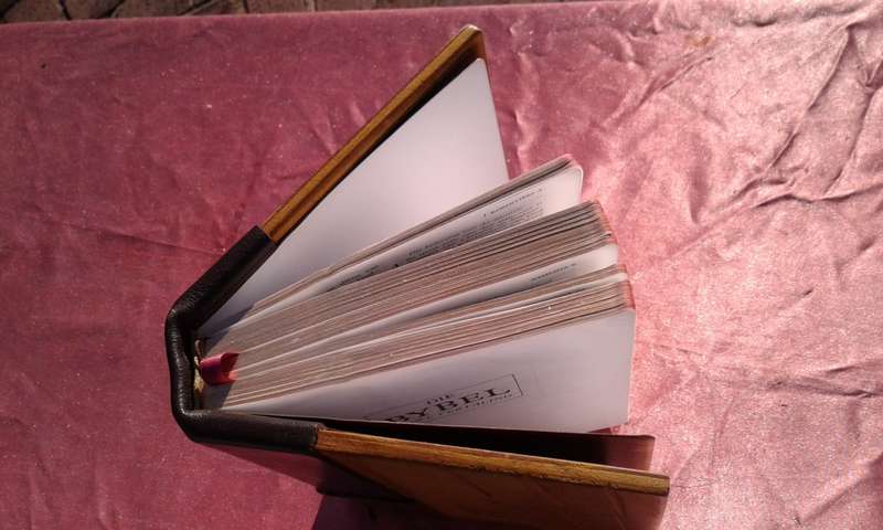 2005.  Die Bybel.  Hard cover.  Afrikaans.