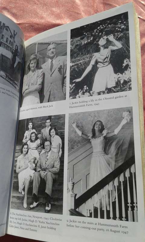 `America`s  Queen`  Life of Jacqueline Kennedy Onassis.  Soft cover.