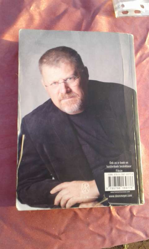 `Ikarus`  Deon Meyer.  Soft cover.