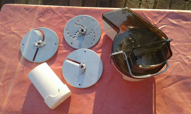 Kenwood attachment A929..  High speed shredder and slicer.