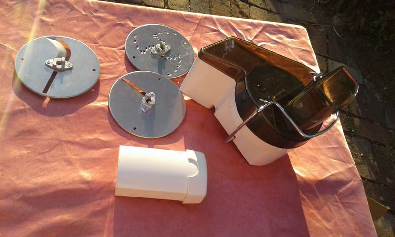 Kenwood attachment A929..  High speed shredder and slicer.