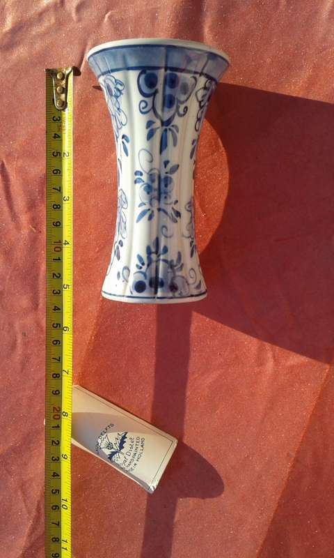 Blauw Delfts.  Vase.  No cracks, chips or repairs.