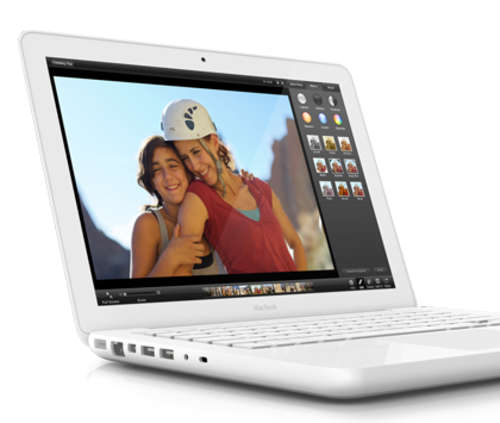 Macbook White Unibody,Core 2 Duo,2.4ghz,2gb ram,250gb hdd. FCP, CS5 Master Col