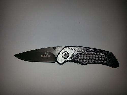 Gerber X03 Mini Pocket Knife With Belt Clip **R1.00 NO RESERVE AUCTION**