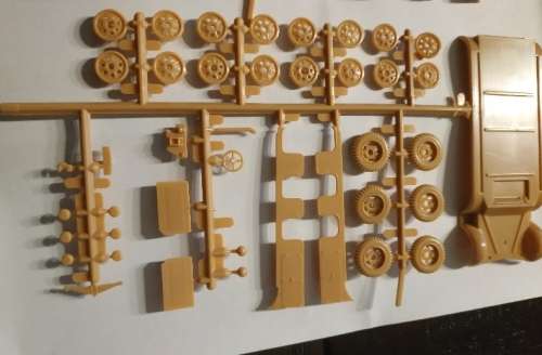 Airfix 1/76 (20mm) sd kfz7 tractor (only tractor) model kit
