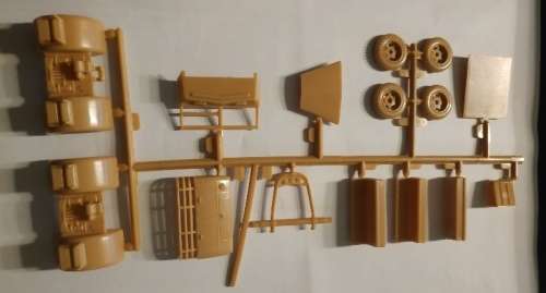 Airfix 1/76 (20mm) sd kfz7 tractor (only tractor) model kit