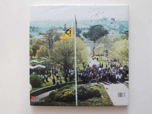 A Story of Rhodes: Rhodes University 1904 to 2004 - Richard Buckland and Thelma Neville