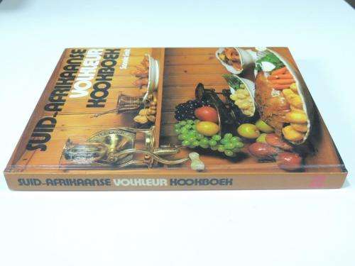 Suid-Afrikaanse Volkleur Kookboek - by Sannie Smit