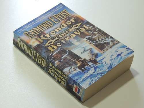 Krondor: The Betrayal - Riftwar Legacy Book 1 - Raymond E Feist