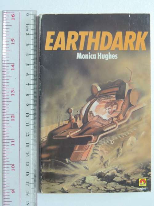 Earthdark - Monica Hughes