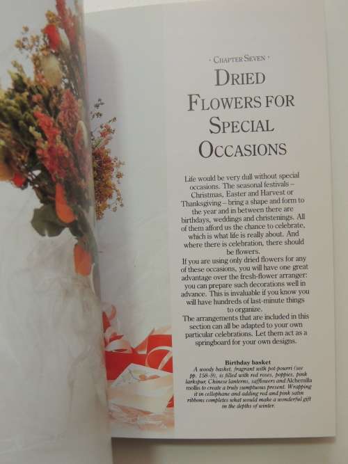 Flower Arranging - Pocket Encyclopedia - Ed. Malcolm Hillier