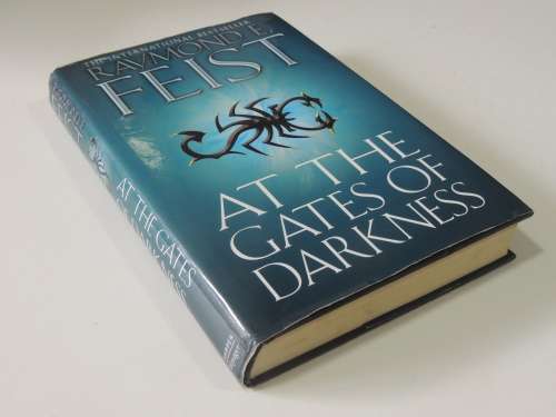 At the Gates of Darkness - Raymond E Feist