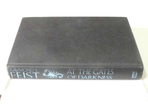 At the Gates of Darkness - Raymond E Feist