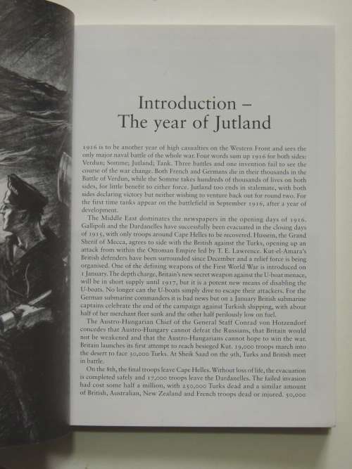 The First World War In Pohotographs 1914 Over By Christmas - John Christopher, Campbell McCutcheon