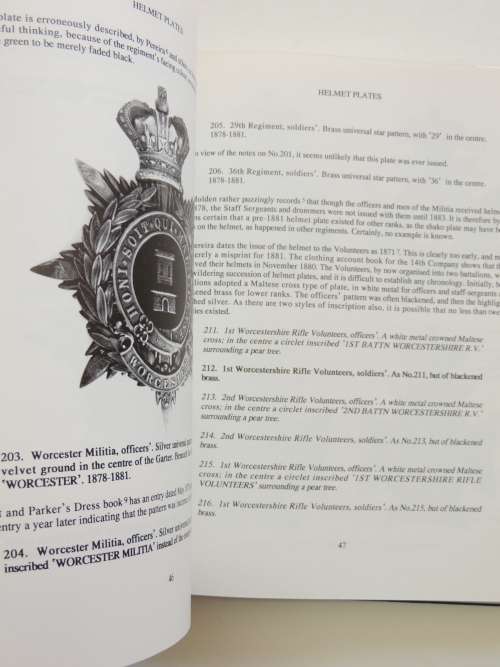 Badges Of The Worcestershire Regiment - R.W. Bennet