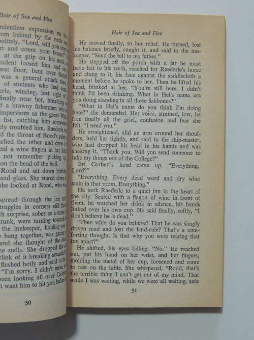 Heir of Sea and Fire Vol 2 of the Riddle-Master Trilogy - Patrica McKillip