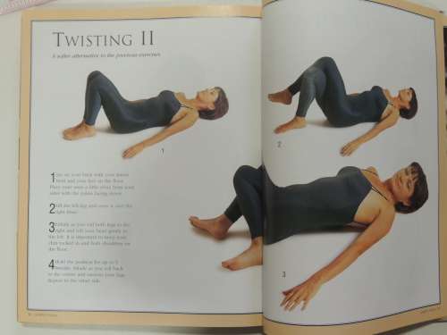 Simply Yoga - Yolanda Pettinato