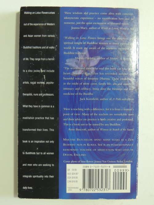 Walking On Lotus Flowers-  Buddhist Women Living, Loving And Meditating - Martine Batchelor