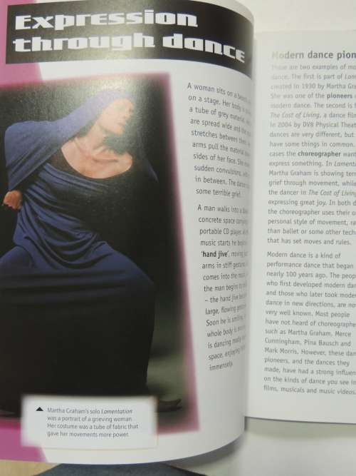 Modern Dance - Andew Solway BOOK