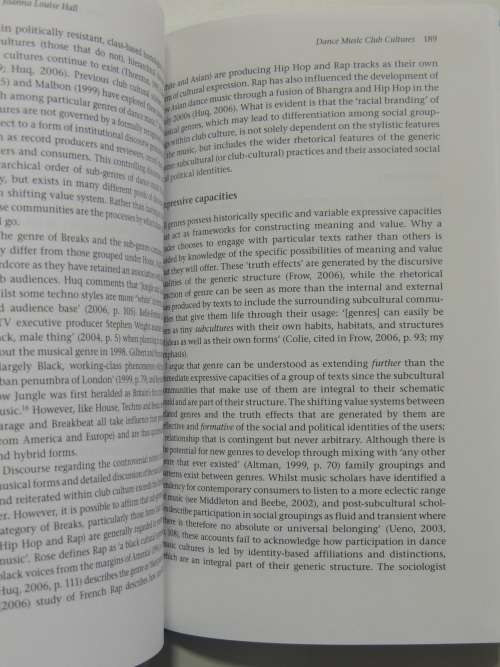 Decentring Dancing texts - The Challenge of Interpreting Dances - Ed.  Janet Lansdale