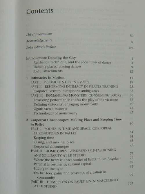 Dancing Communities - Performance, Difference & Connection in the Global City - Judith Hamera