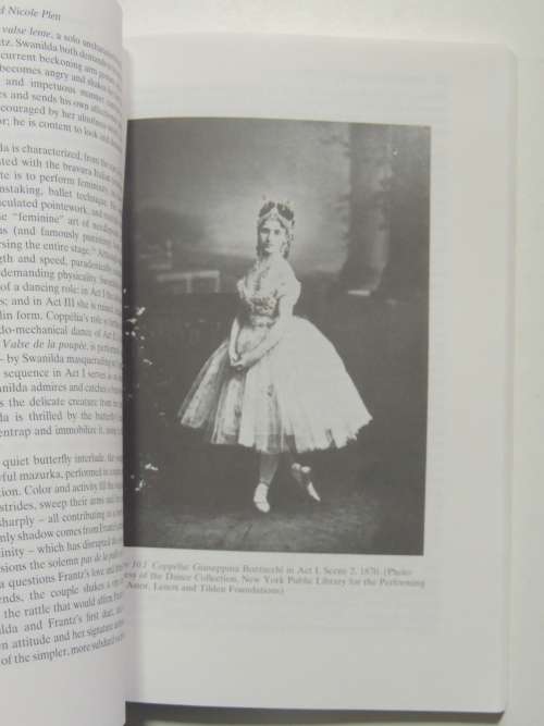 Moving Words - Re-Writing Dance - Ed. Gay Morris