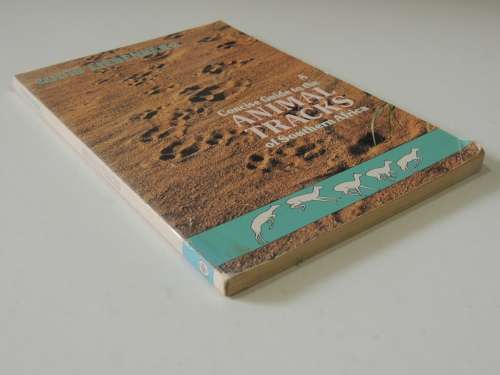 Concise Guide to the Animal Tracks of Southern Africa - Louis Liebenberg (Scarce)