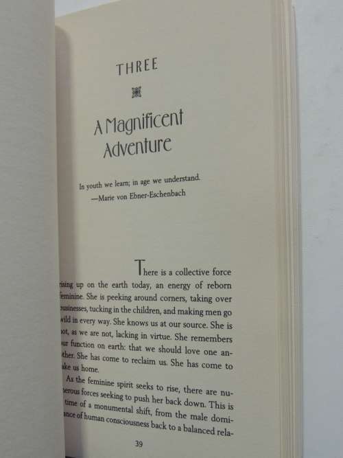 A Woman`s Worth - Marianne Williamson