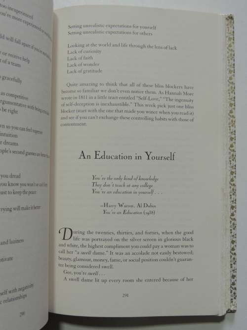 Romancing The Ordinary - A Year Of Simple Splendor - Sarah Ban Breathnach