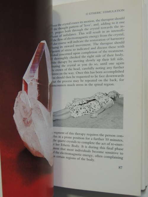 Crystal Healing - A practical Guide to Using Quartz Crystal for Psychic Healing - Edmund Harold