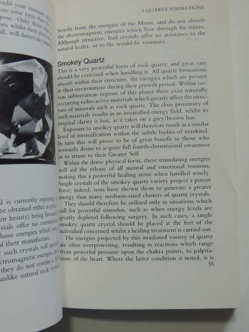 Crystal Healing - A practical Guide to Using Quartz Crystal for Psychic Healing - Edmund Harold