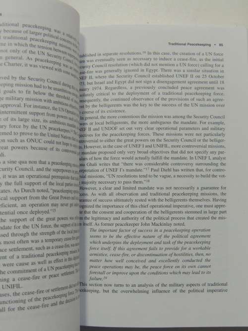 Blue Helmets - The Strategy Of UN Military Operations - John Hillen