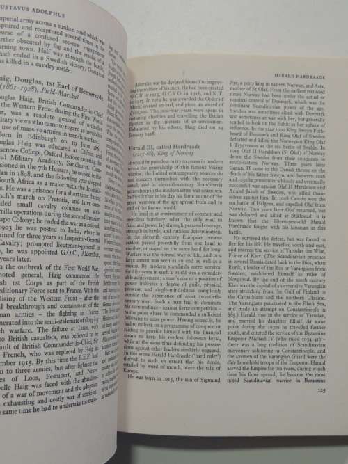 A Concise Dictionary Of Military Biography - Martin Windrow & Francis K. Mason