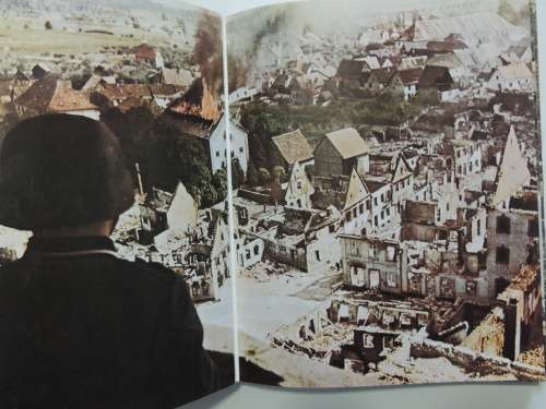 Swastika At War- Robert Hunt & Tom Hartman